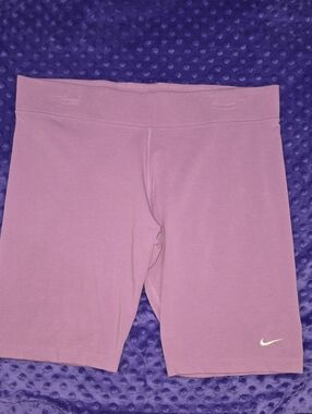 Nike Women Lavender Bike Shorts with Swoosh